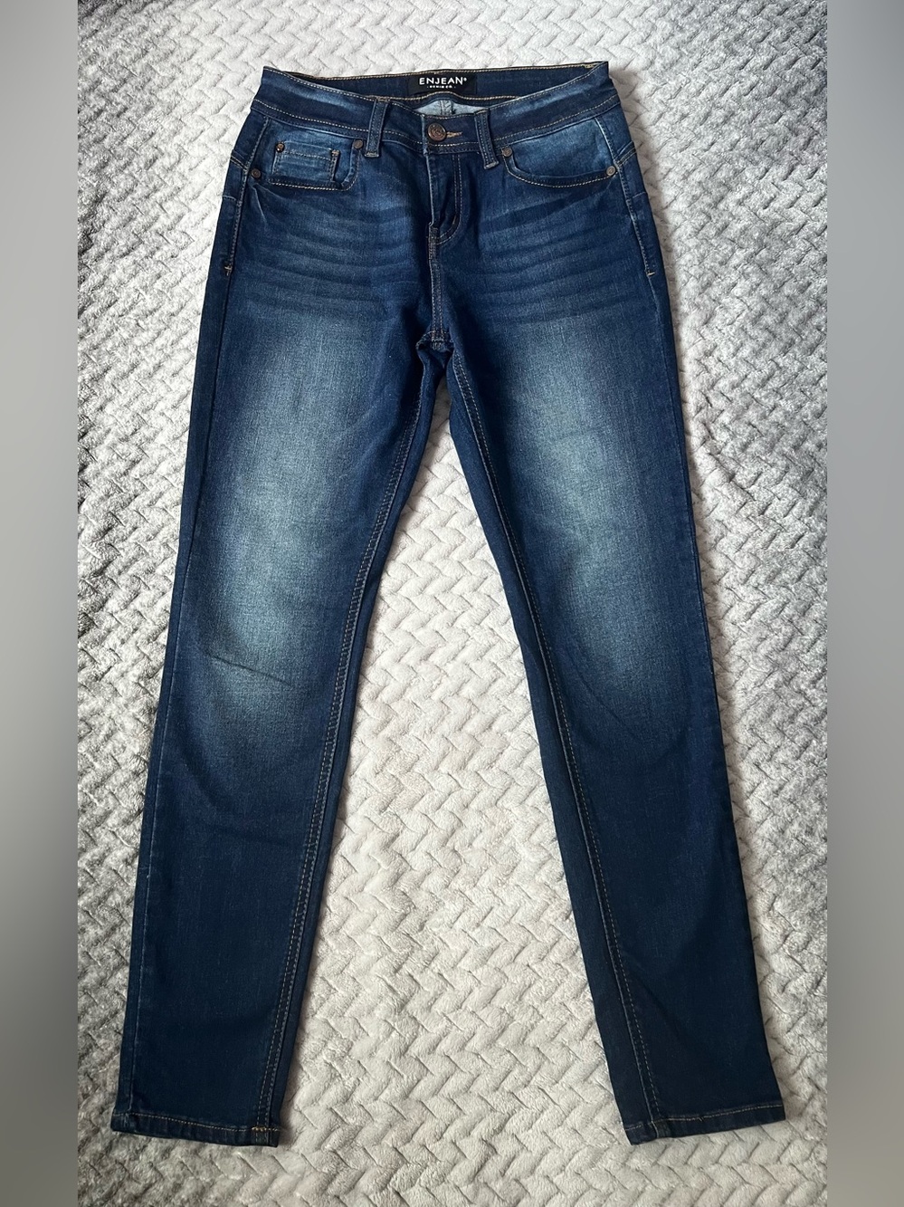 Enjean women’s Dark Blue Jeans size 3